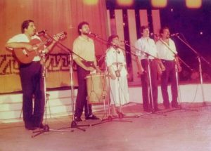 1985 Con el Grupo Vocal Pais en Cosquin